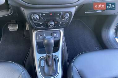 Внедорожник / Кроссовер Jeep Compass 2018 в 