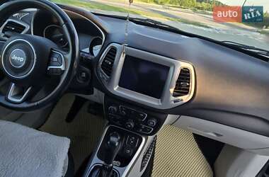 Внедорожник / Кроссовер Jeep Compass 2018 в 