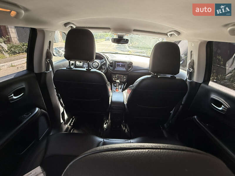 Внедорожник / Кроссовер Jeep Compass 2017 в Киеве