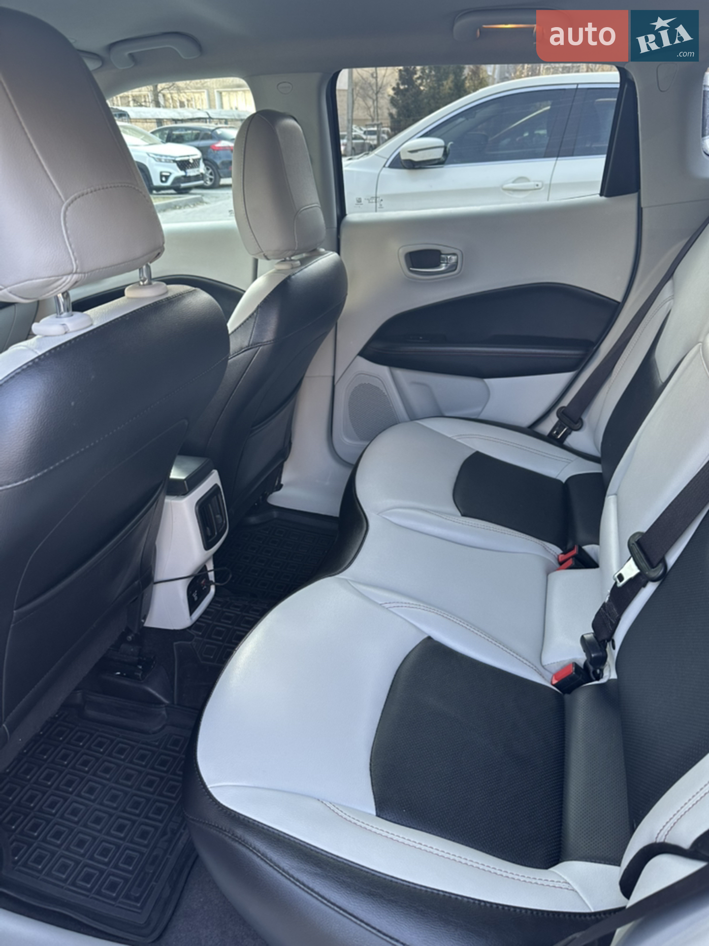 2019 Jeep Compass - мініатюра 16