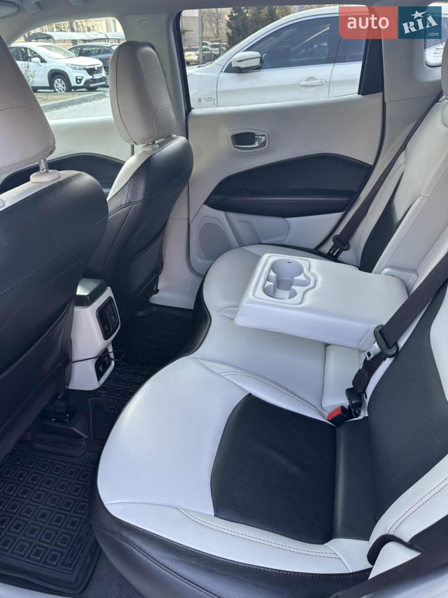 2019 Jeep Compass - мініатюра 17