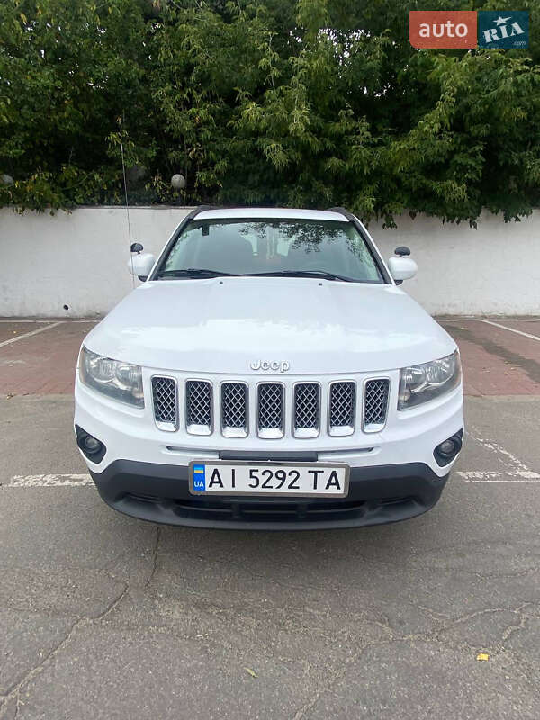 Внедорожник / Кроссовер Jeep Compass 2015 в Вишневом