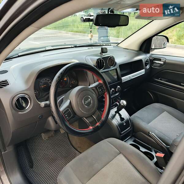 Позашляховик / Кросовер Jeep Compass 2016 в Вишневому фото 7 Позашляховик / Кросовер Jeep Compass 2016 в Вишневому