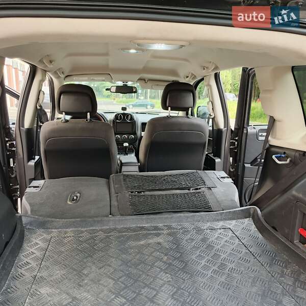 Позашляховик / Кросовер Jeep Compass 2016 в Вишневому фото 19 Позашляховик / Кросовер Jeep Compass 2016 в Вишневому