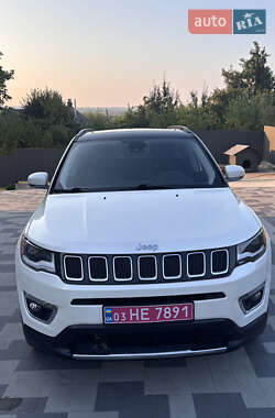 Внедорожник / Кроссовер Jeep Compass 2018 в 