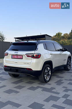 Внедорожник / Кроссовер Jeep Compass 2018 в 