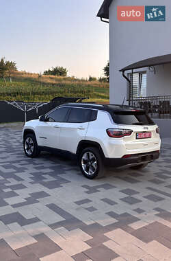 Внедорожник / Кроссовер Jeep Compass 2018 в 