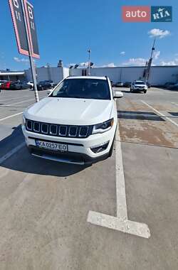 Внедорожник / Кроссовер Jeep Compass 2017 в Киеве