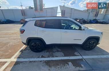 Внедорожник / Кроссовер Jeep Compass 2017 в 