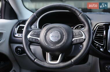 Внедорожник / Кроссовер Jeep Compass 2017 в 