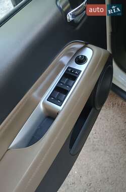 Внедорожник / Кроссовер Jeep Compass 2013 в 
