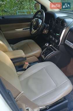 Внедорожник / Кроссовер Jeep Compass 2013 в 
