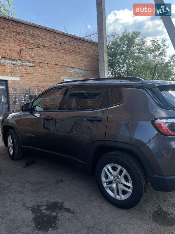 Позашляховик / Кросовер Jeep Compass 2018 в Ромнах фото 4 Позашляховик / Кросовер Jeep Compass 2018 в Ромнах