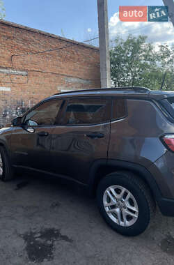 Внедорожник / Кроссовер Jeep Compass 2018 в 