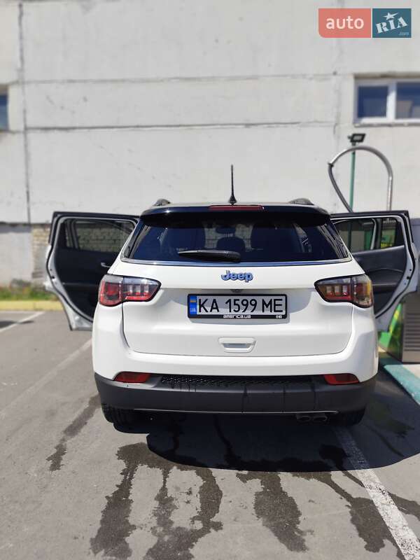 Внедорожник / Кроссовер Jeep Compass 2020 в Киеве