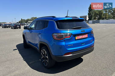 Внедорожник / Кроссовер Jeep Compass 2017 в 