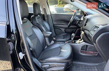 Внедорожник / Кроссовер Jeep Compass 2018 в 