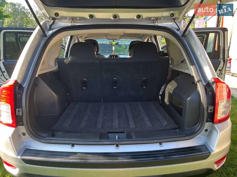 Внедорожник / Кроссовер Jeep Compass 2011 в Черновцах