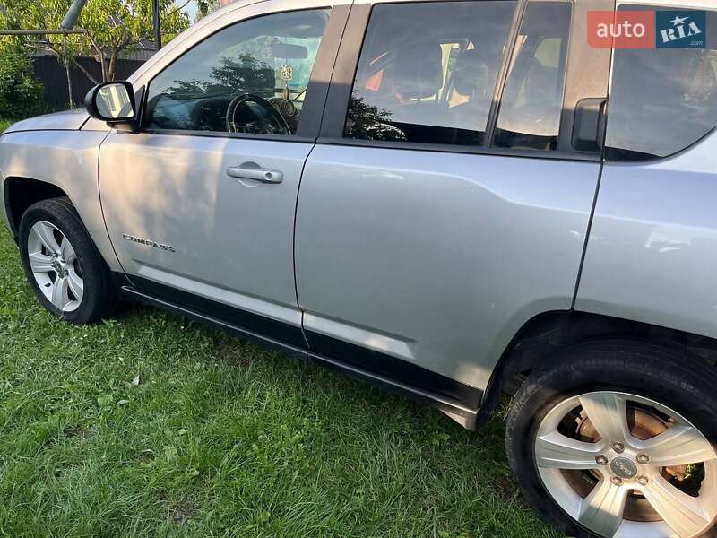 Внедорожник / Кроссовер Jeep Compass 2011 в Черновцах