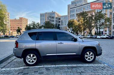 Внедорожник / Кроссовер Jeep Compass 2015 в 