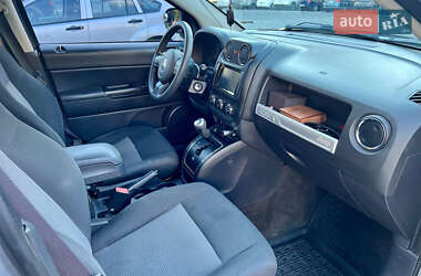 Внедорожник / Кроссовер Jeep Compass 2015 в 