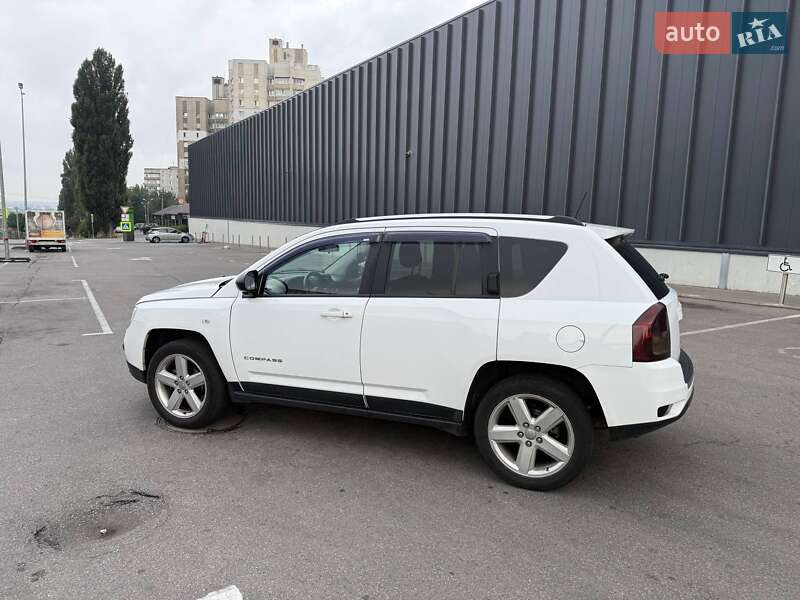 Внедорожник / Кроссовер Jeep Compass 2011 в Белой Церкви