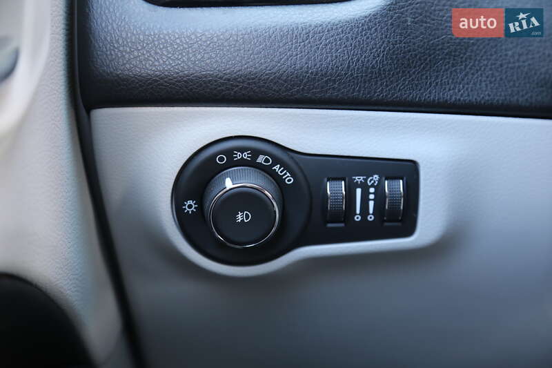 Внедорожник / Кроссовер Jeep Compass 2019 в Киеве