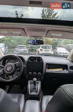 Внедорожник / Кроссовер Jeep Compass 2014 в 