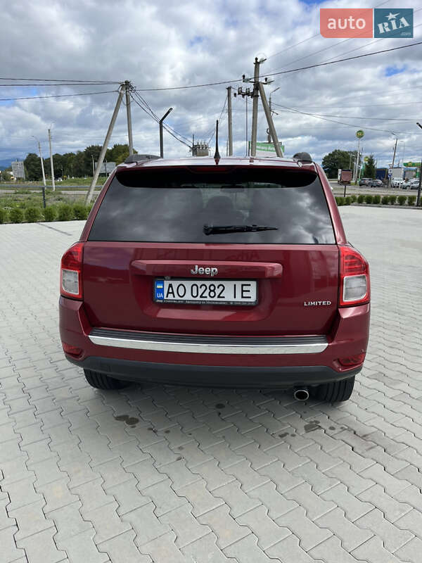Внедорожник / Кроссовер Jeep Compass 2012 в Хусте