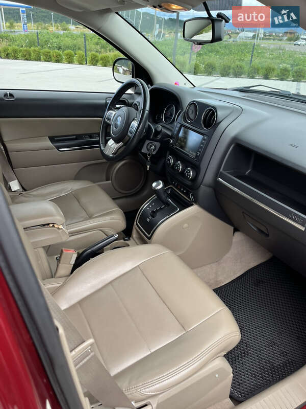 Внедорожник / Кроссовер Jeep Compass 2012 в Хусте