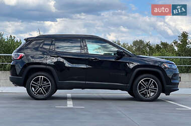 Внедорожник / Кроссовер Jeep Compass 2022 в 