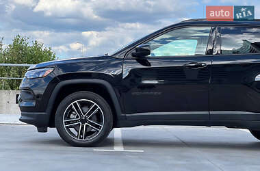Внедорожник / Кроссовер Jeep Compass 2022 в 