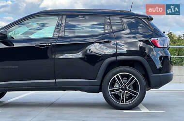 Внедорожник / Кроссовер Jeep Compass 2022 в 