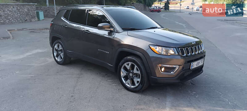 Внедорожник / Кроссовер Jeep Compass 2018 в 