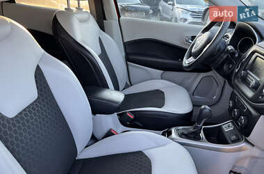 Внедорожник / Кроссовер Jeep Compass 2018 в 