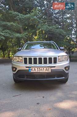 Внедорожник / Кроссовер Jeep Compass 2015 в 