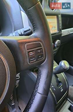 Внедорожник / Кроссовер Jeep Compass 2015 в 