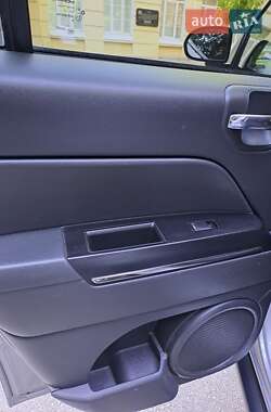 Внедорожник / Кроссовер Jeep Compass 2015 в 