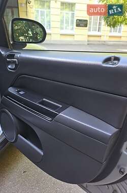 Внедорожник / Кроссовер Jeep Compass 2015 в 