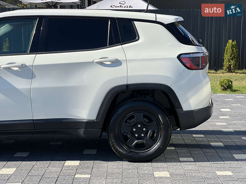 Внедорожник / Кроссовер Jeep Compass 2017 в Ужгороде