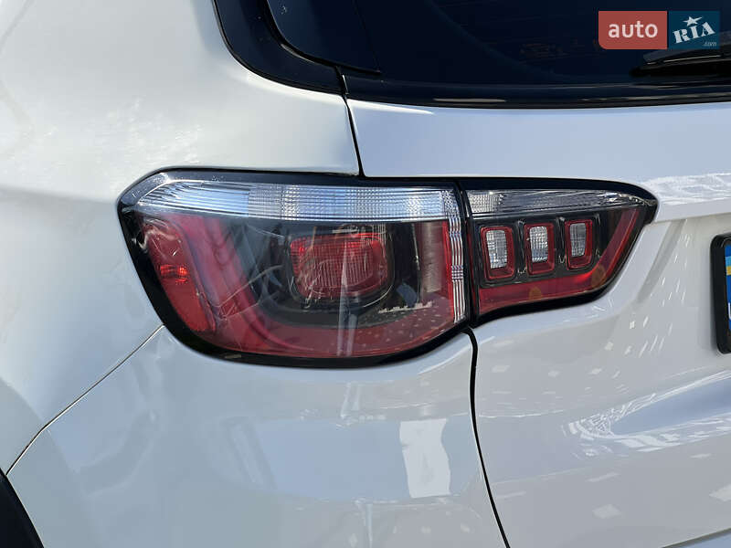 Внедорожник / Кроссовер Jeep Compass 2017 в Ужгороде