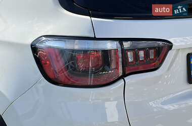 Внедорожник / Кроссовер Jeep Compass 2017 в 