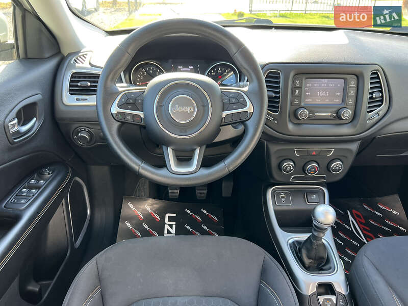 Внедорожник / Кроссовер Jeep Compass 2017 в Ужгороде