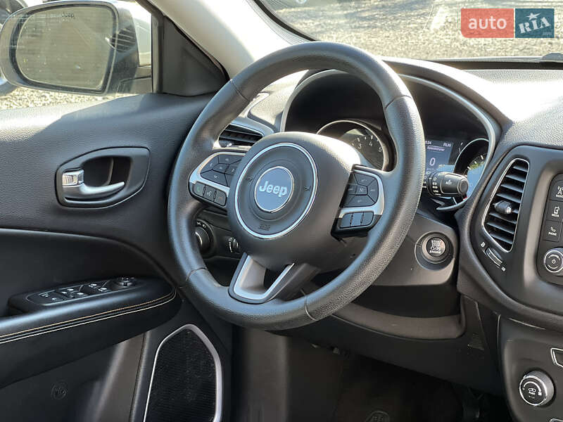 Внедорожник / Кроссовер Jeep Compass 2017 в Ужгороде