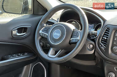 Внедорожник / Кроссовер Jeep Compass 2017 в 
