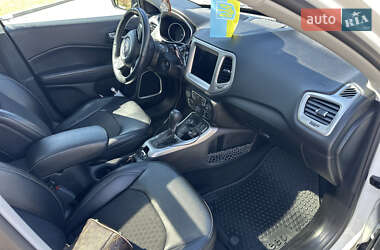Внедорожник / Кроссовер Jeep Compass 2017 в 