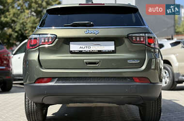 Внедорожник / Кроссовер Jeep Compass 2018 в 