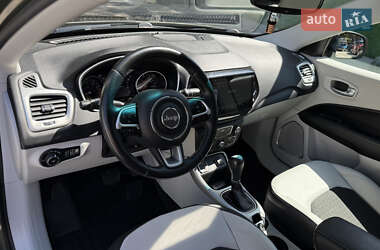 Внедорожник / Кроссовер Jeep Compass 2018 в 