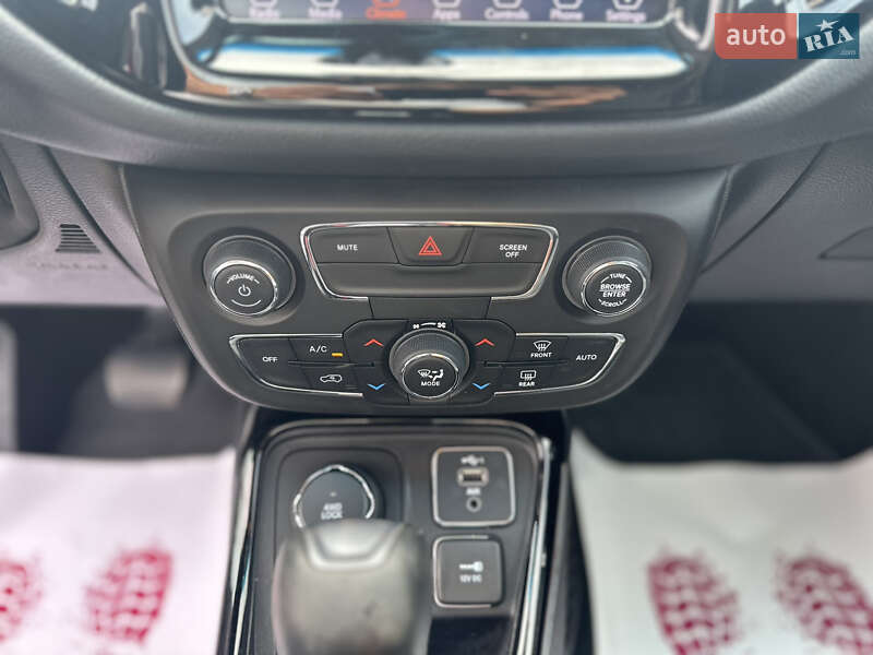 Внедорожник / Кроссовер Jeep Compass 2020 в Киеве