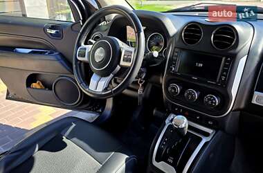 Внедорожник / Кроссовер Jeep Compass 2015 в 